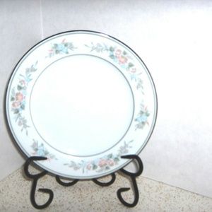 Noritake Romance 6022 Salad/Desert Plate 8-1/4"